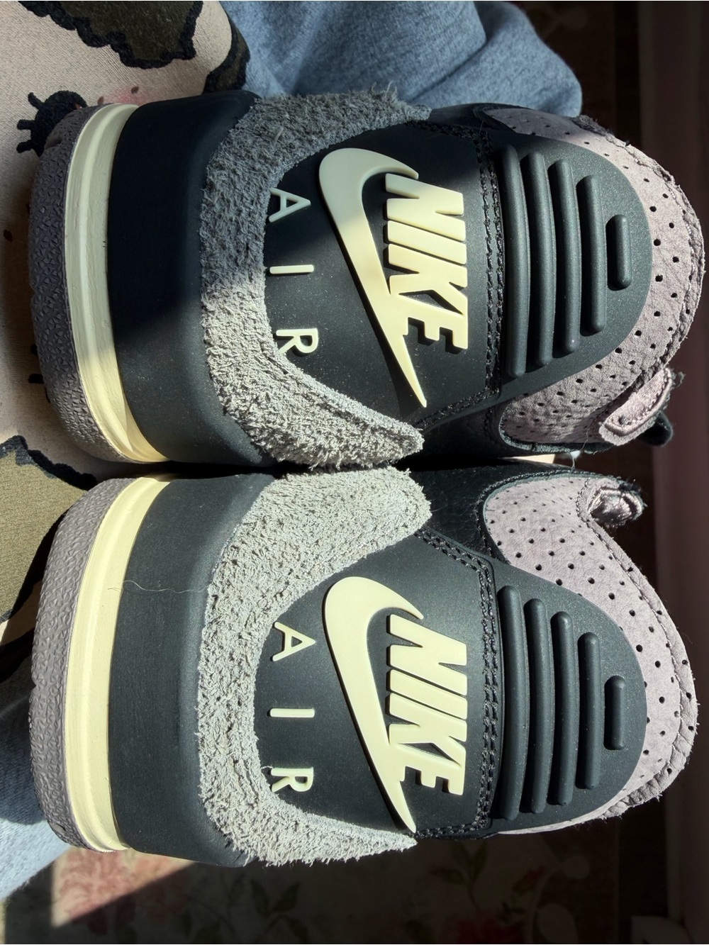 Jordan 3 Retro OG SP
A Ma Maniére While You Were Sleeping (Women's)